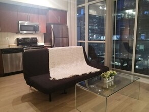 16 York St in Toronto, ON - Building Photo - Building Photo