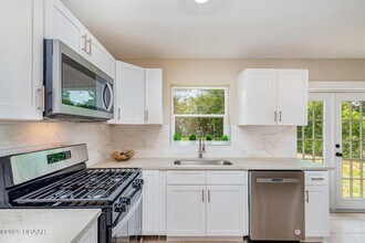 1808 Green Pl in Ormond Beach, FL - Foto de edificio - Building Photo