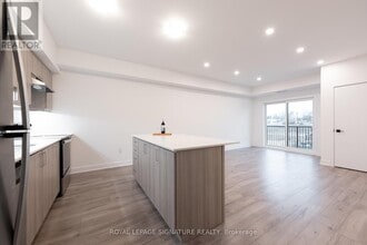 8 Culinary Ln in Barrie, ON - Building Photo - Building Photo