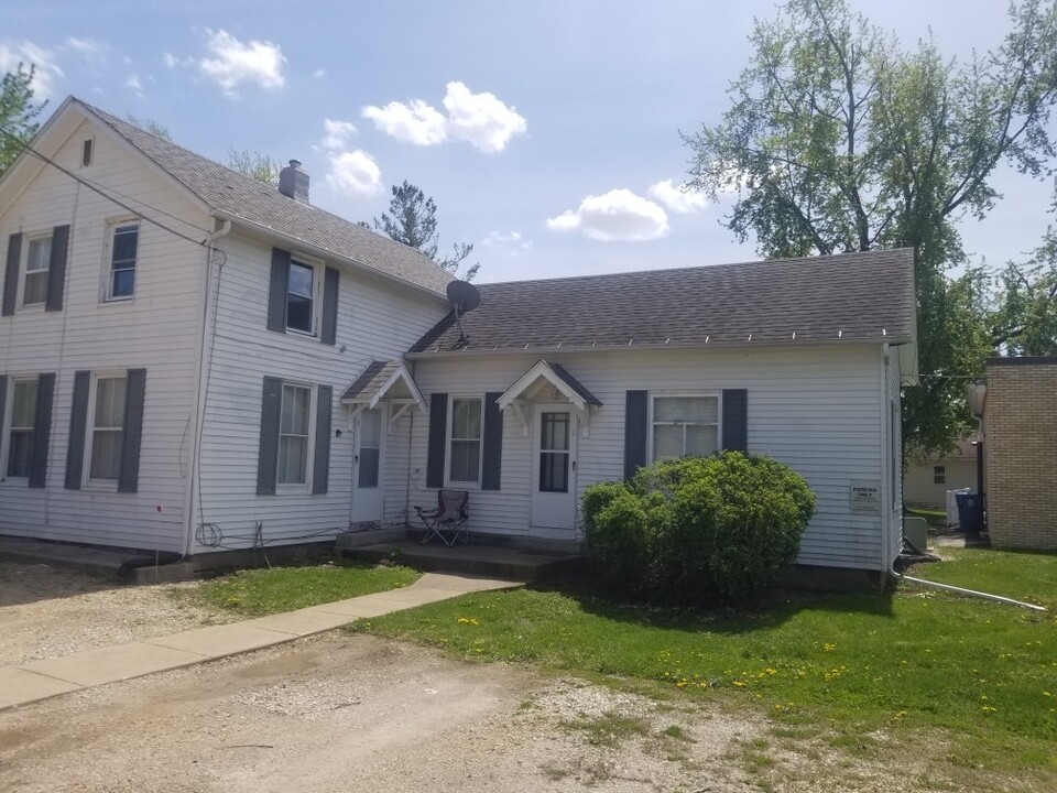 517 Morris St in Oglesby, IL - Building Photo