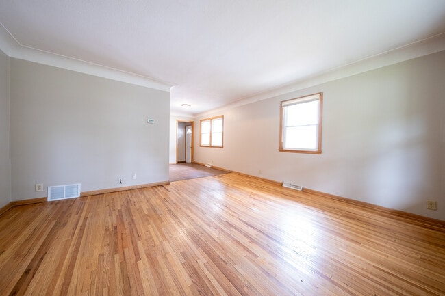 5524 Oliver Ave S in Minneapolis, MN - Building Photo - Building Photo