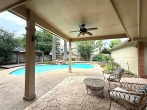 626 Clarenda Falls Dr in Sugar Land, TX - Building Photo - Building Photo
