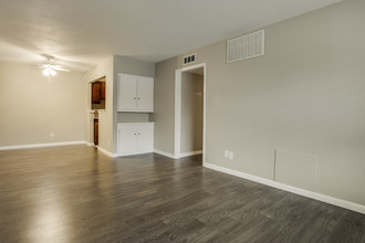 Gaston Flats in Dallas, TX - Building Photo - Building Photo