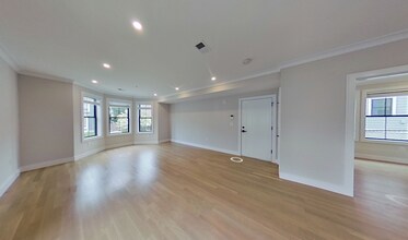 281 Lamartine St, Unit 1 in Boston, MA - Building Photo - Building Photo