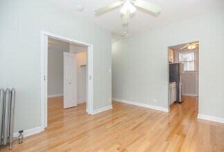 1932 W Winona St, Unit 3 in Chicago, IL - Building Photo - Building Photo