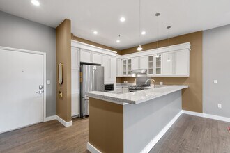 350 S 200 E, Unit 319 in Salt Lake City, UT - Foto de edificio - Building Photo