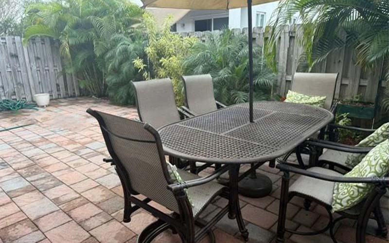 10281 NW 70th Ln in Doral, FL - Building Photo