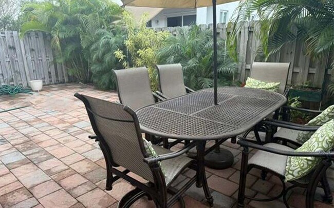 property at 10281 NW 70th Ln