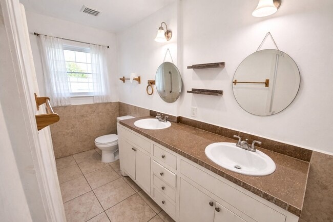 1611 Campbell Ln in Galveston, TX - Building Photo - Building Photo