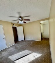 27949 Tyler Ln in Santa Clarita, CA - Building Photo - Building Photo