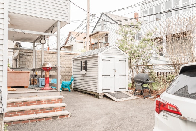 23 Wisconsin Ave, Unit 2 in Somerville, MA - Building Photo - Building Photo