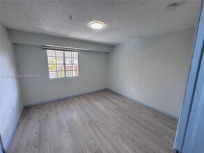 2881 NE 185th St in Aventura, FL - Building Photo - Building Photo