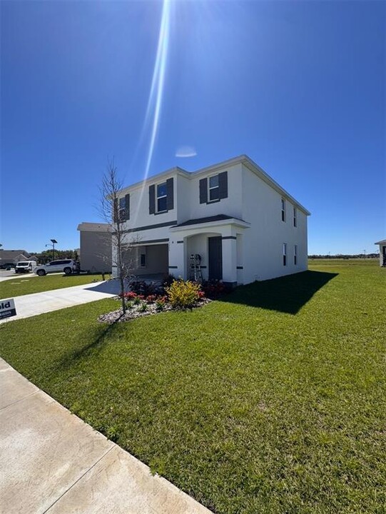 3205 Evenmore Wy in Wildwood, FL - Foto de edificio