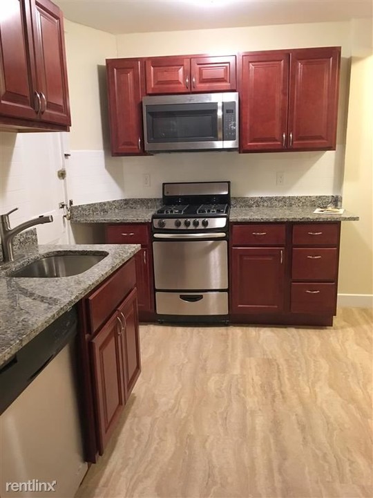 7 Craigie Cir-Unit -Apt 44 in Cambridge, MA - Building Photo