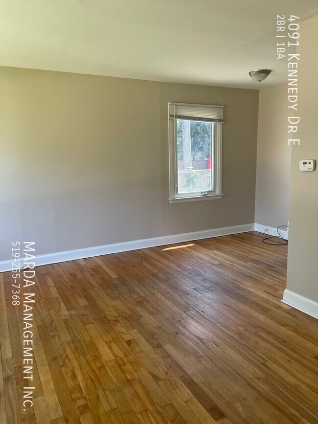 4091 Kennedy Dr E in Windsor, ON - Building Photo - Building Photo