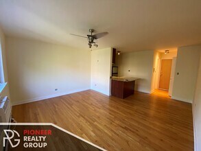 643 W Wrightwood Ave in Chicago, IL - Building Photo - Building Photo