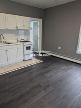 110 Perkins St, Unit 7 in Somerville, MA - Building Photo - Building Photo