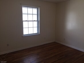 115 Fabyan Pl-Unit -FL 2 in Newark, NJ - Building Photo - Building Photo