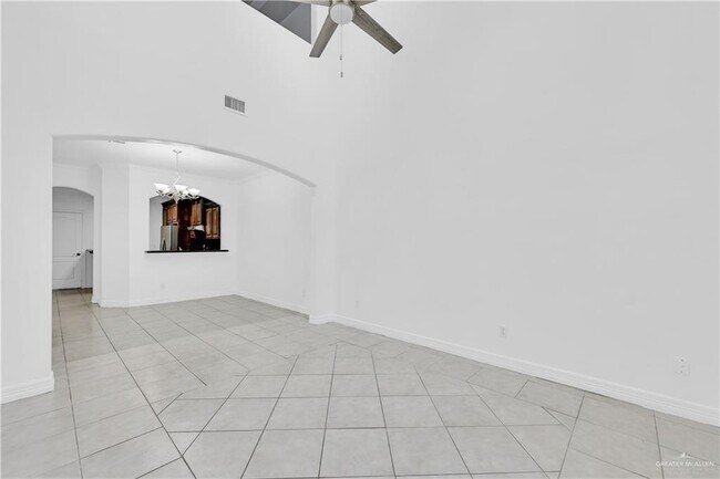 17 N 5th St in McAllen, TX - Building Photo - Building Photo