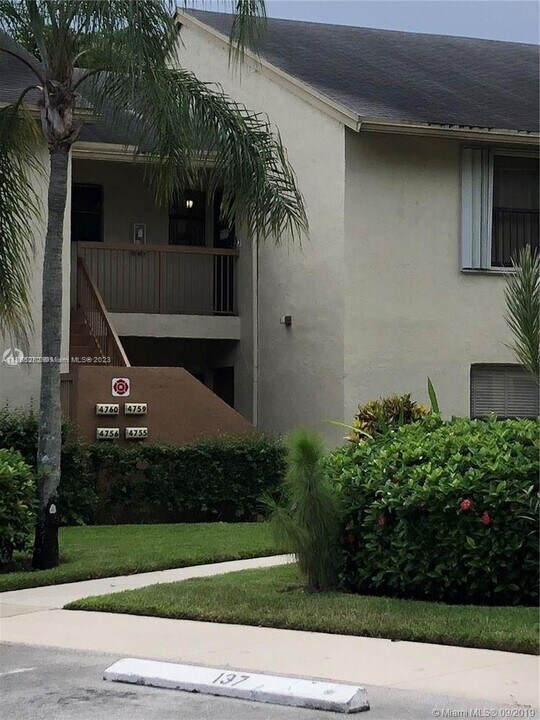 4760 NW 22nd St-Unit -42110 in Coconut Creek, FL - Building Photo