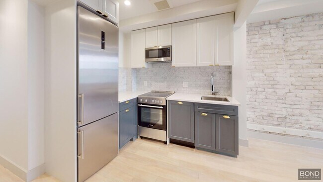 21 Avenue B in New York, NY - Building Photo - Building Photo