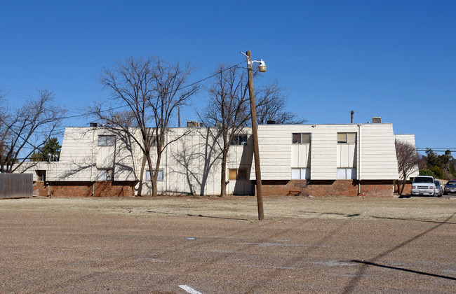 Lonesdome Dove Apartments in Lubbock, TX - Foto de edificio - Building Photo