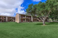 Eagle's Landing in Beeville, TX - Foto de edificio - Building Photo