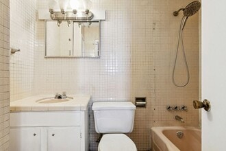 807 Bourbon St in New Orleans, LA - Building Photo - Building Photo