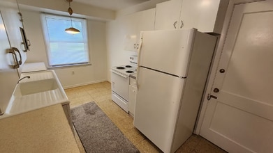 1901 Hazel Ave in Virginia, MN - Building Photo - Building Photo