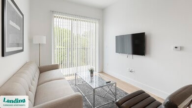 650 E Sycamore St in Denton, TX - Building Photo - Building Photo