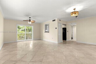 821 Euclid Ave in Miami Beach, FL - Building Photo - Building Photo