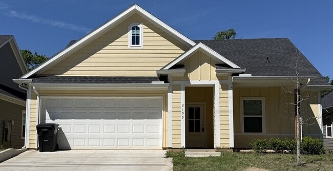 2109 Bluebonnet Ave