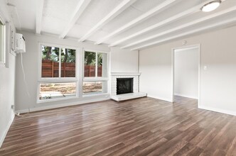 17138 Sunderland Dr in Los Angeles, CA - Building Photo - Building Photo