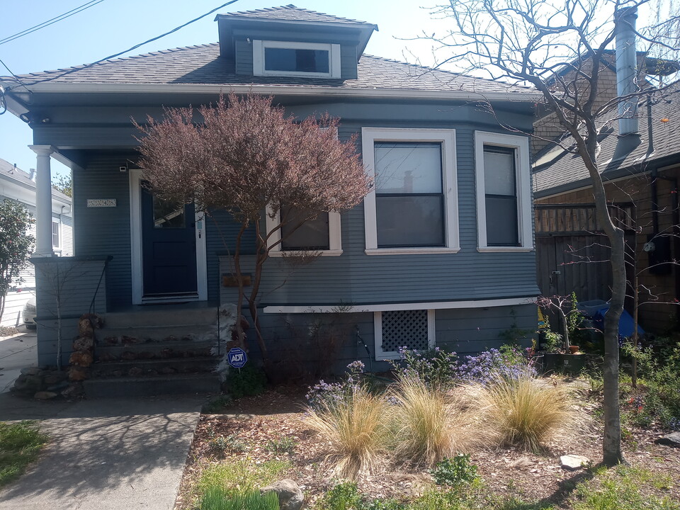 5348 Locksley Ave in Oakland, CA - Foto de edificio