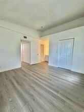 741 Lyons Rd in Coconut Creek, FL - Foto de edificio - Building Photo