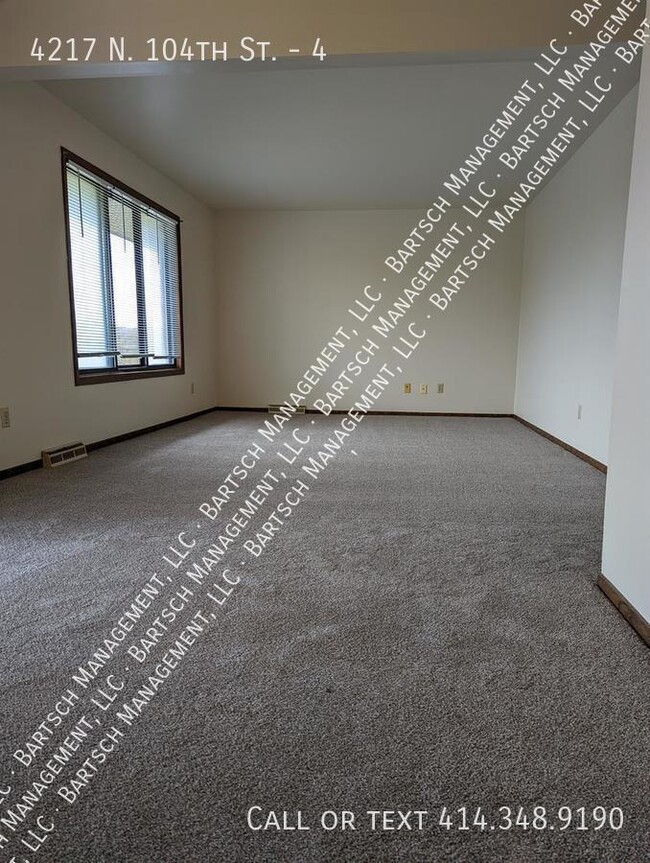 4217 N 104th St in Milwaukee, WI - Building Photo - Building Photo