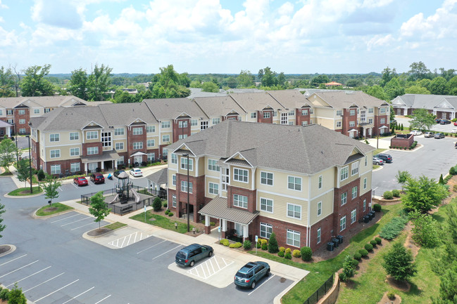 Admiral Pointe Apartments in High Point, NC - Building Photo - Building Photo