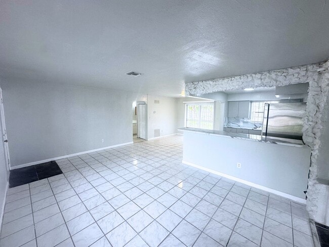 4390 NW 174th Dr in Miami Gardens, FL - Building Photo - Building Photo