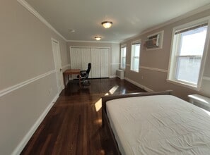 81 Columbus Ave, Unit 2 in Waltham, MA - Building Photo - Building Photo