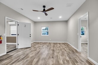 70 Court St in Westfield, MA - Building Photo - Building Photo