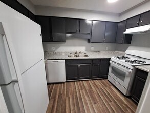 2055 Lenoa Ln in Austell, GA - Building Photo - Building Photo