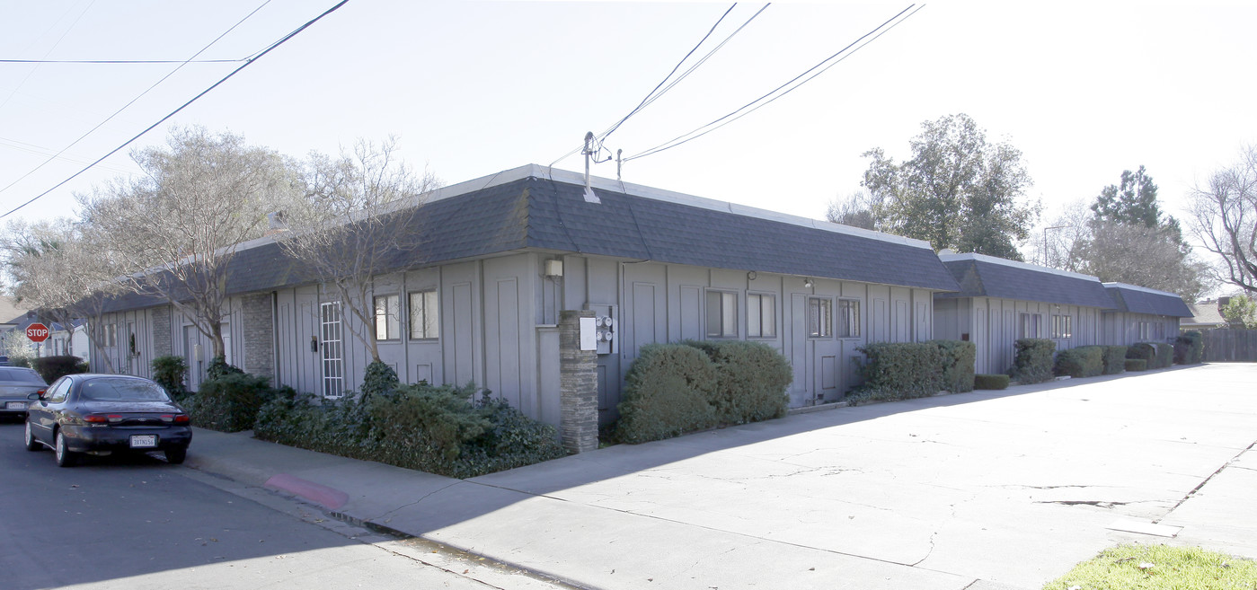 604-612 Mckinley Ave in Woodland, CA - Building Photo