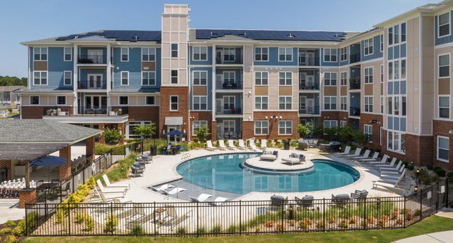Attain at Harbour View in Suffolk, VA - Foto de edificio