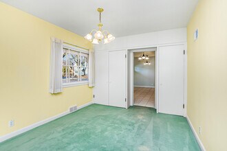 701 E Fairmount Ave in Whitefish Bay, WI - Building Photo - Building Photo
