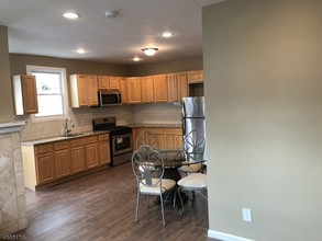 191 Brookdale Ave-Unit -1 in Newark, NJ - Building Photo - Building Photo