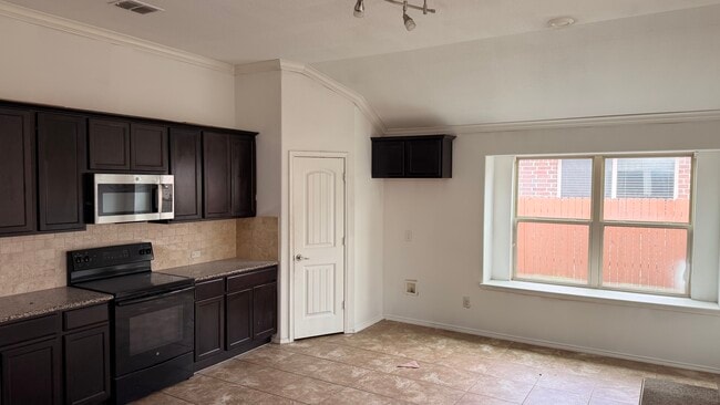 2104 Long Forest Rd in Heartland, TX - Building Photo - Building Photo