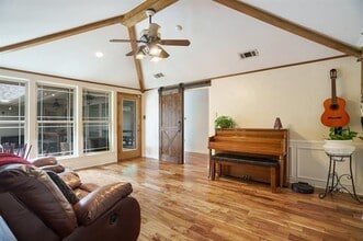 6423 Redpine Rd in Dallas, TX - Building Photo - Building Photo