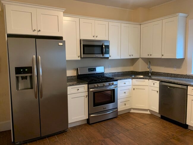 249 W 5th St, Unit 2