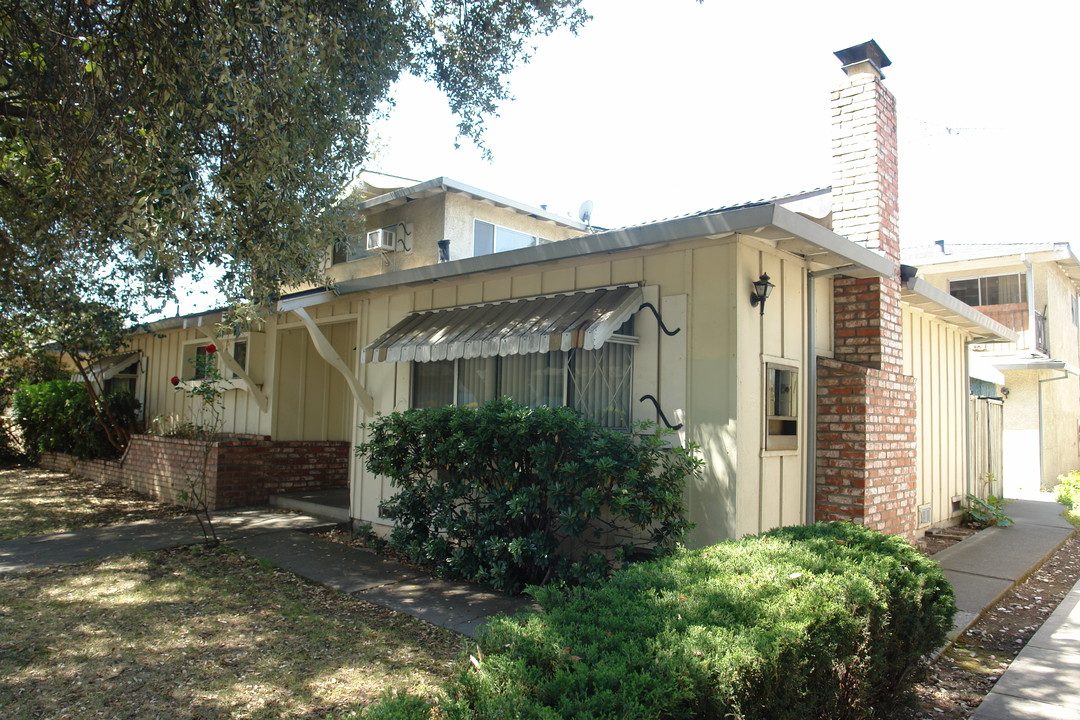 385 Auburn Way in San Jose, CA - Building Photo