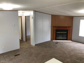 18449 SE 52nd Pl in Ocklawaha, FL - Building Photo - Building Photo